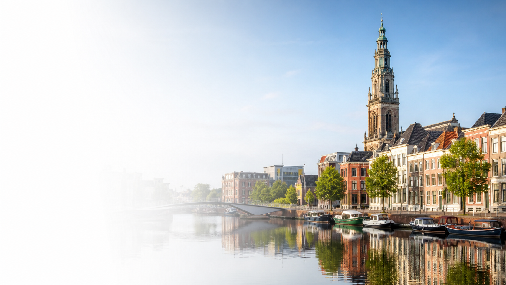Historische binnenstad aan het water in Noord-Nederland
